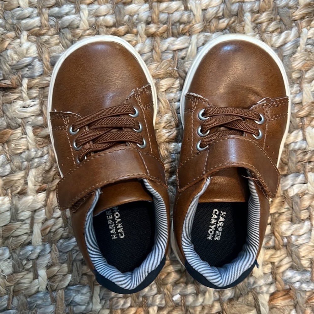 Harper Canyon toddler sneakers size 6